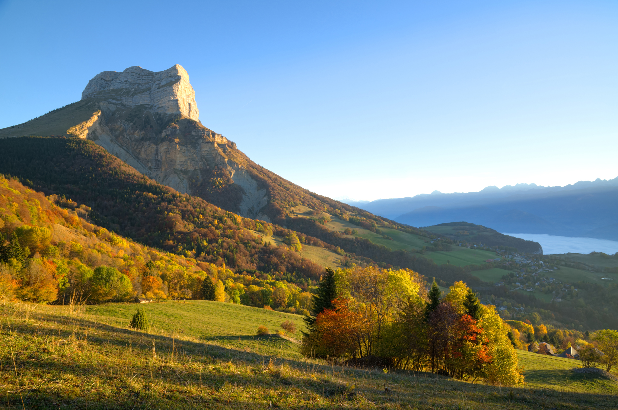 La Dent de Crolles domine le Plateau, Isère